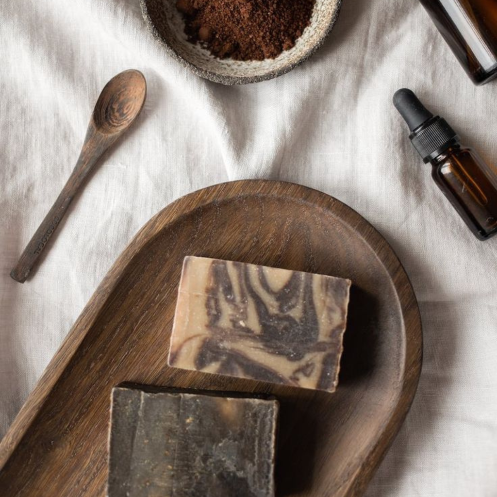 Logo Turismo Viajes Minimalista Simple Blanco y Negro (12)