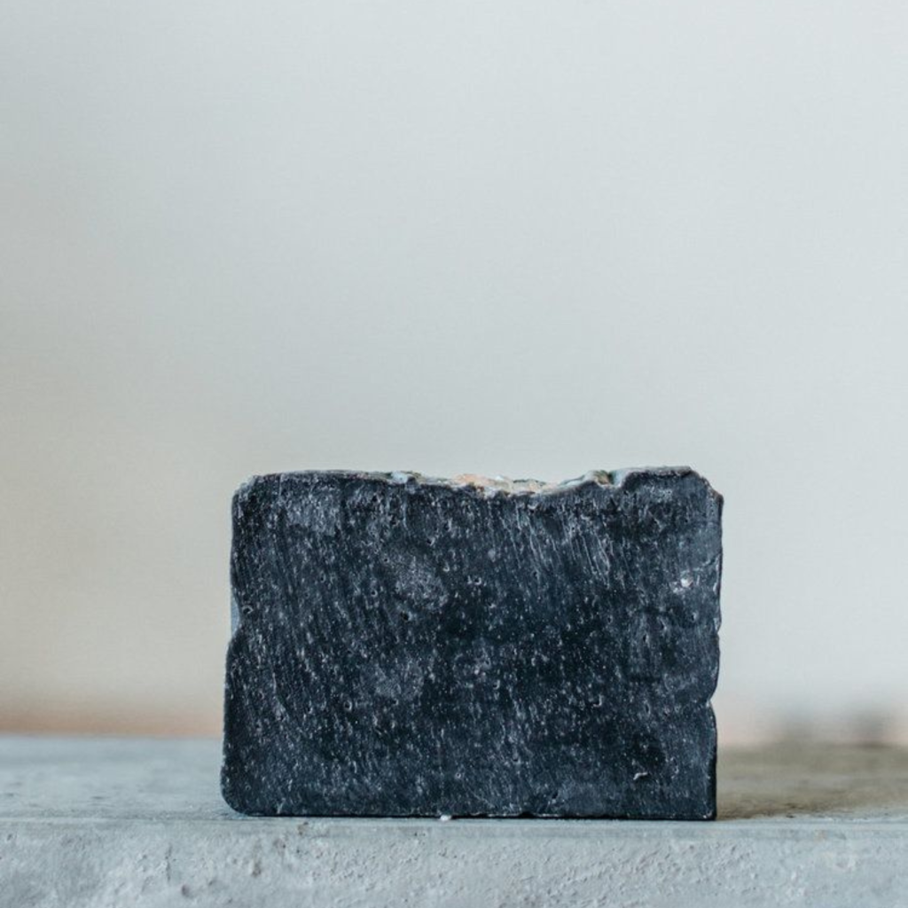 Logo Turismo Viajes Minimalista Simple Blanco y Negro (14)