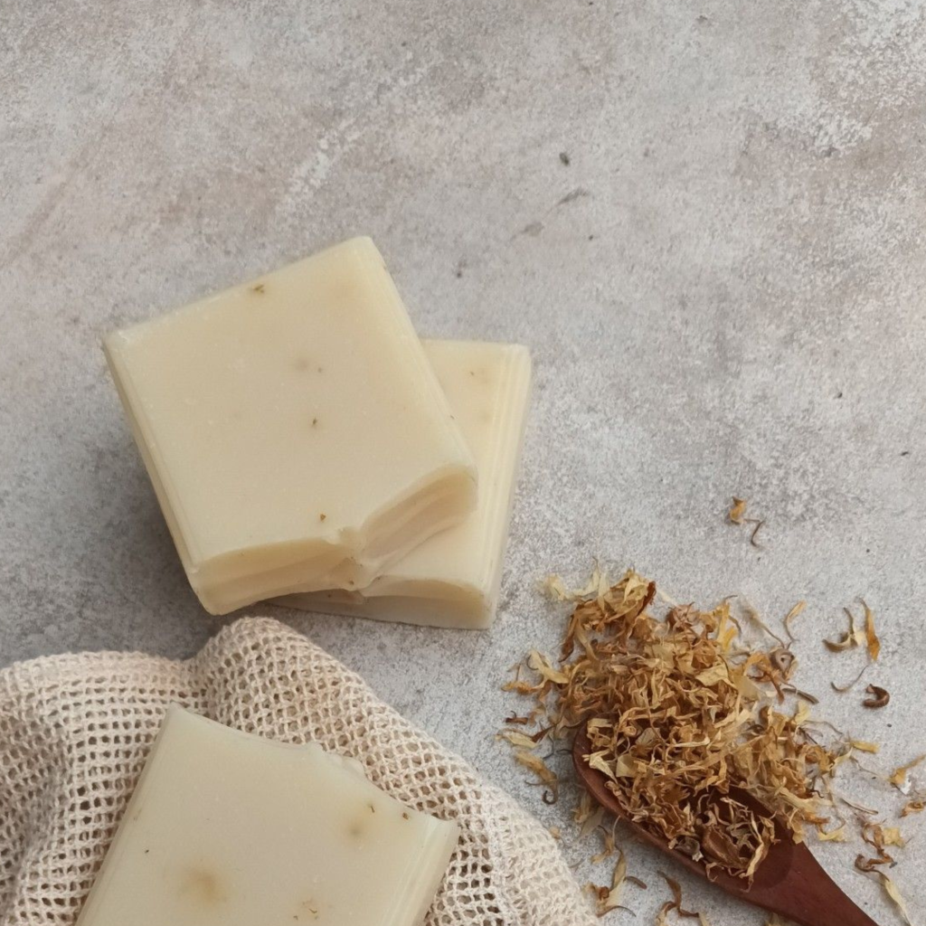 Logo Turismo Viajes Minimalista Simple Blanco y Negro (17)