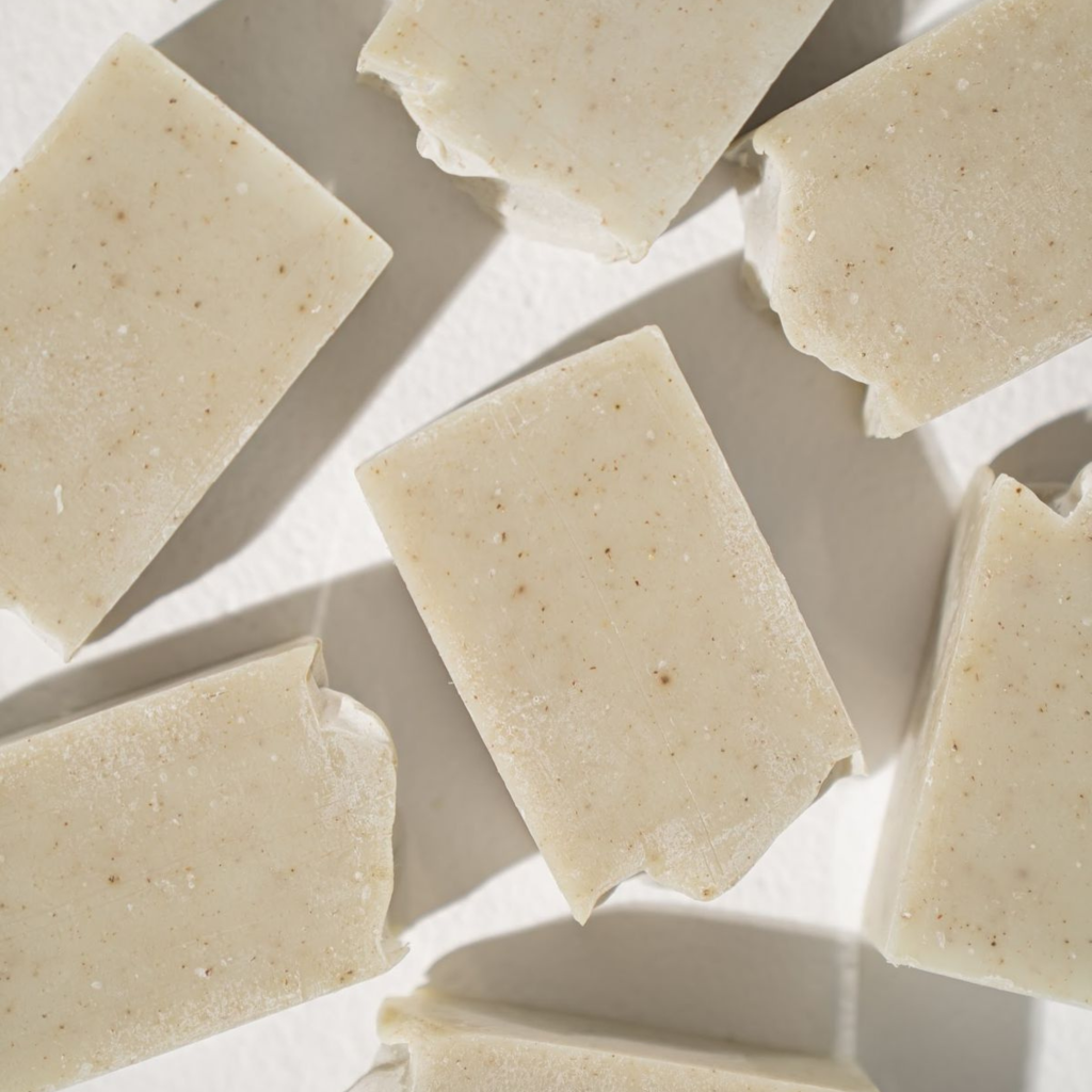 Logo Turismo Viajes Minimalista Simple Blanco y Negro (18)