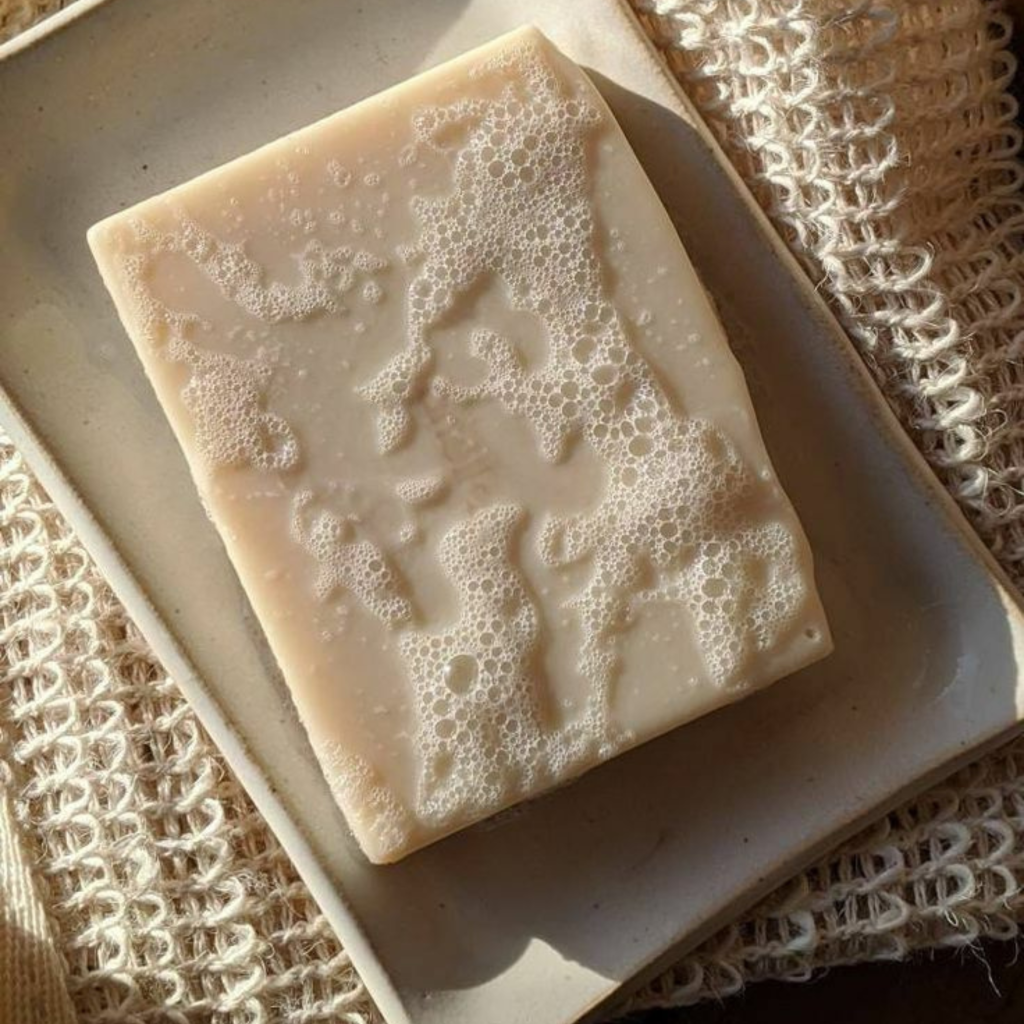 Logo Turismo Viajes Minimalista Simple Blanco y Negro (22)