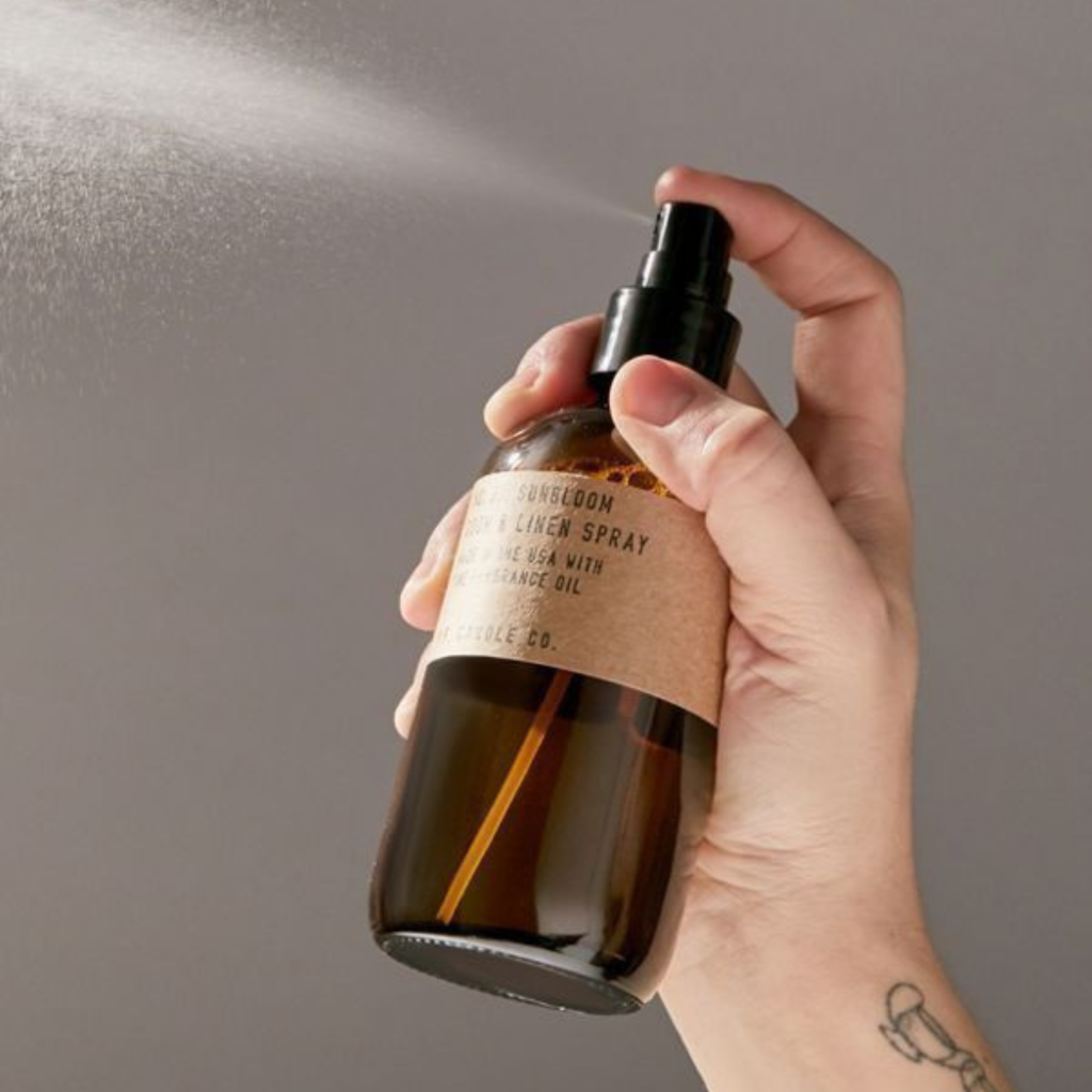 Logo Turismo Viajes Minimalista Simple Blanco y Negro (4)